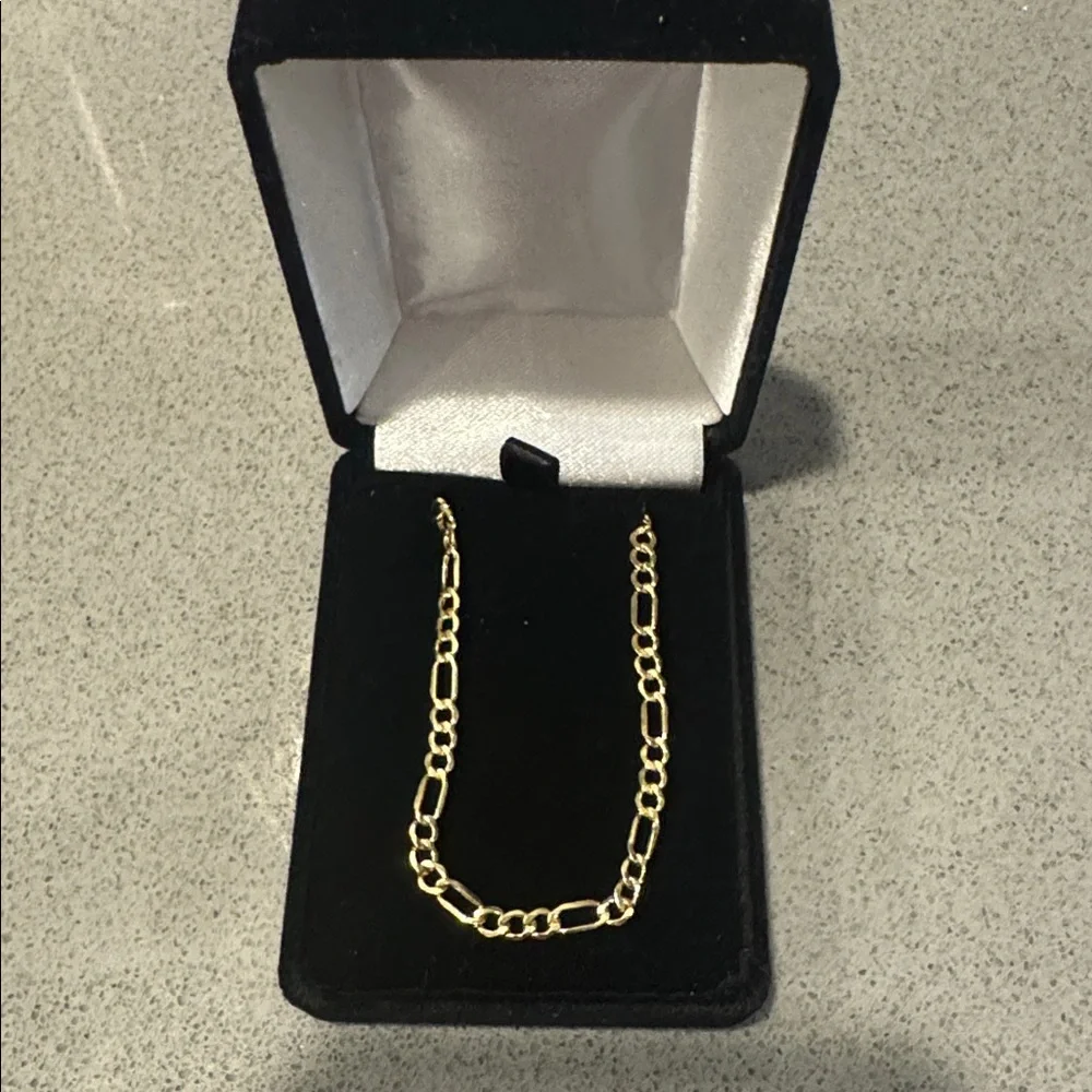 14 KT Gold Authetic Figaro Bracelet Real Gold 4 mm W apx 8” L Like New in Box